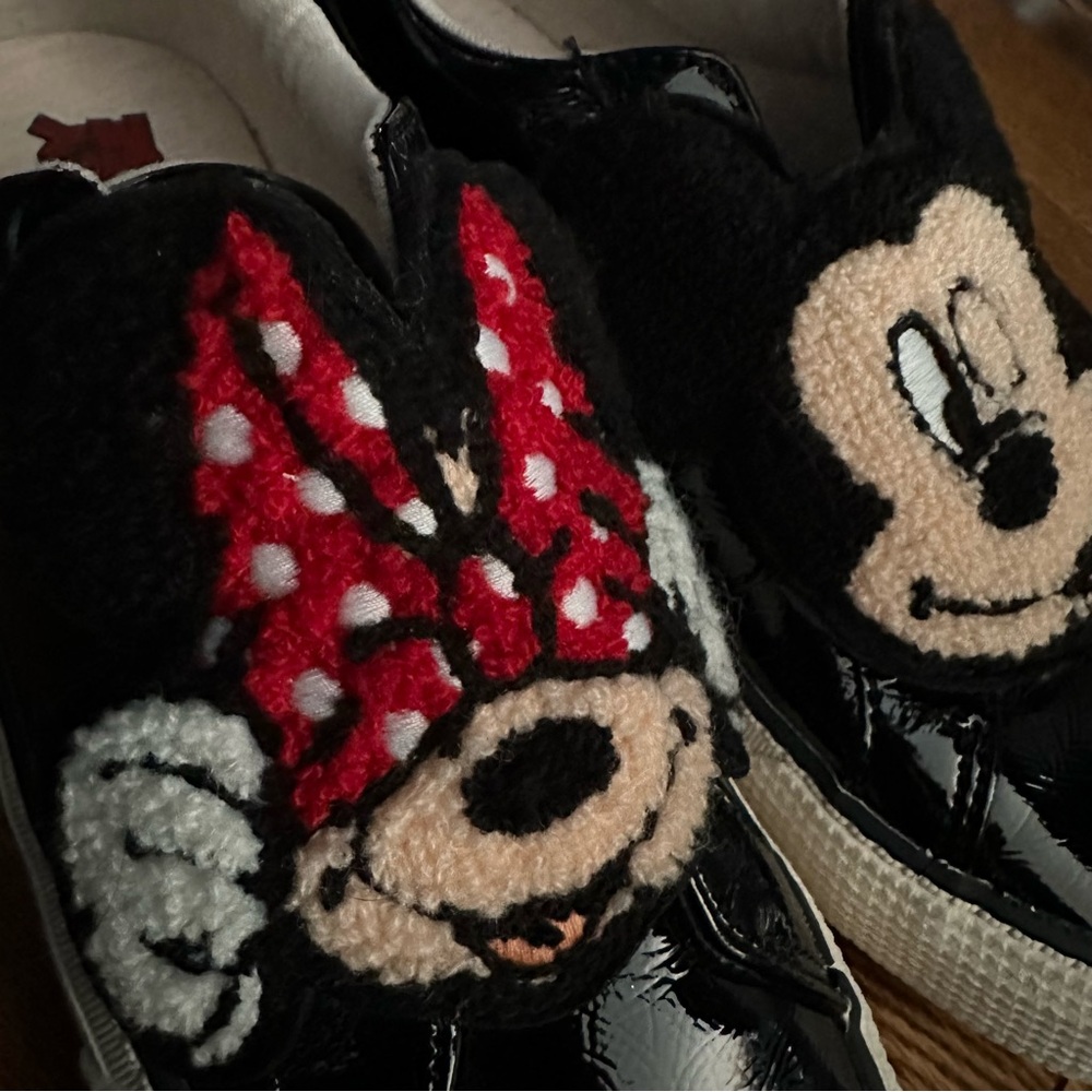 Mickey and Minnie shoes - Picture 3 of 9